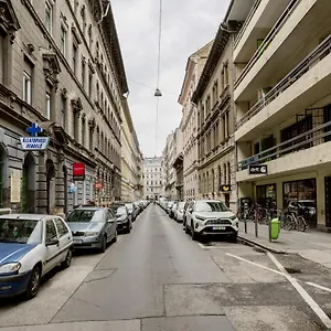 O Street 3 Bedroom Stylish Apartamento