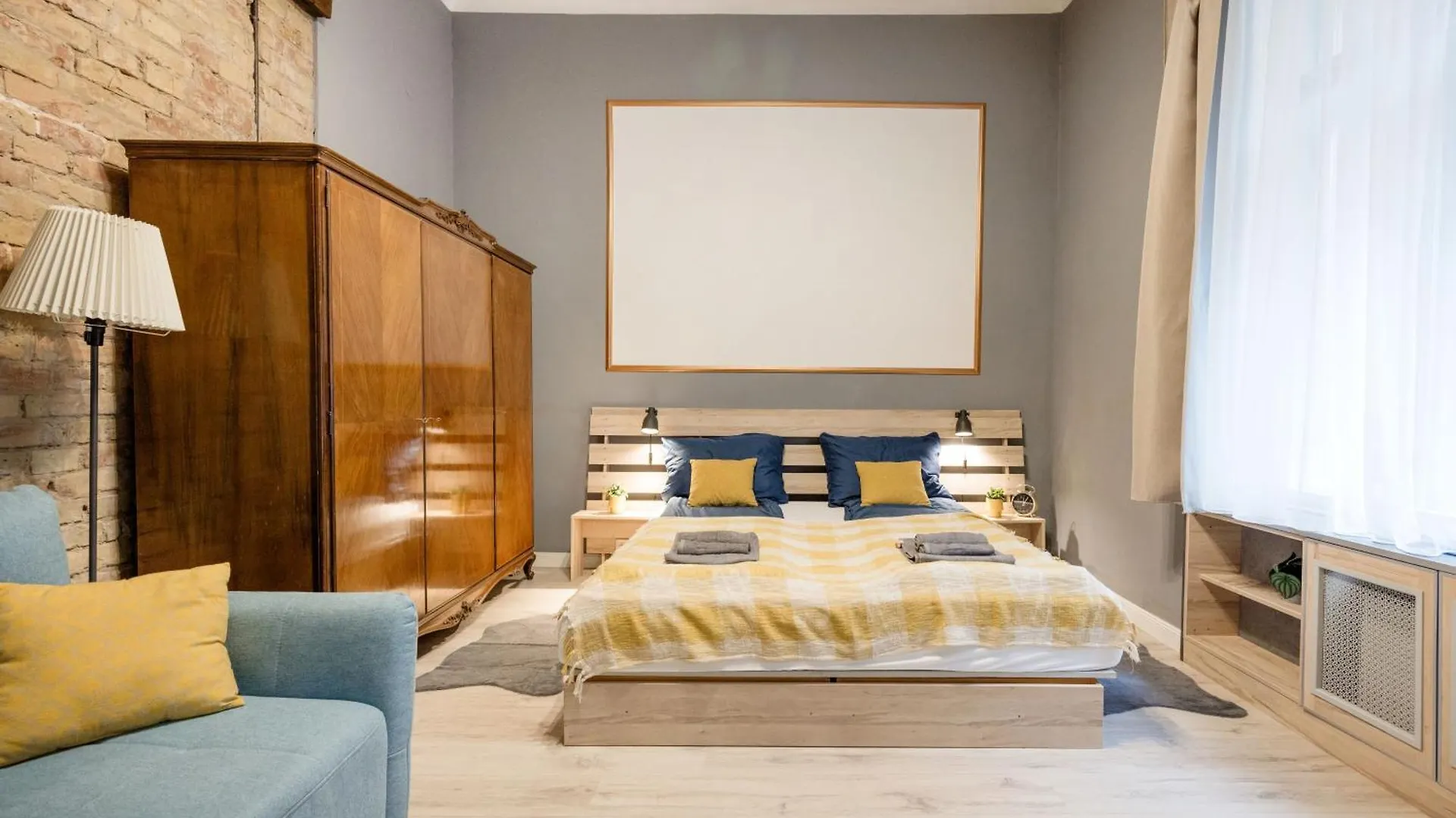 Urban Tranquillity By The Main Shopping Street Apartment Budapest