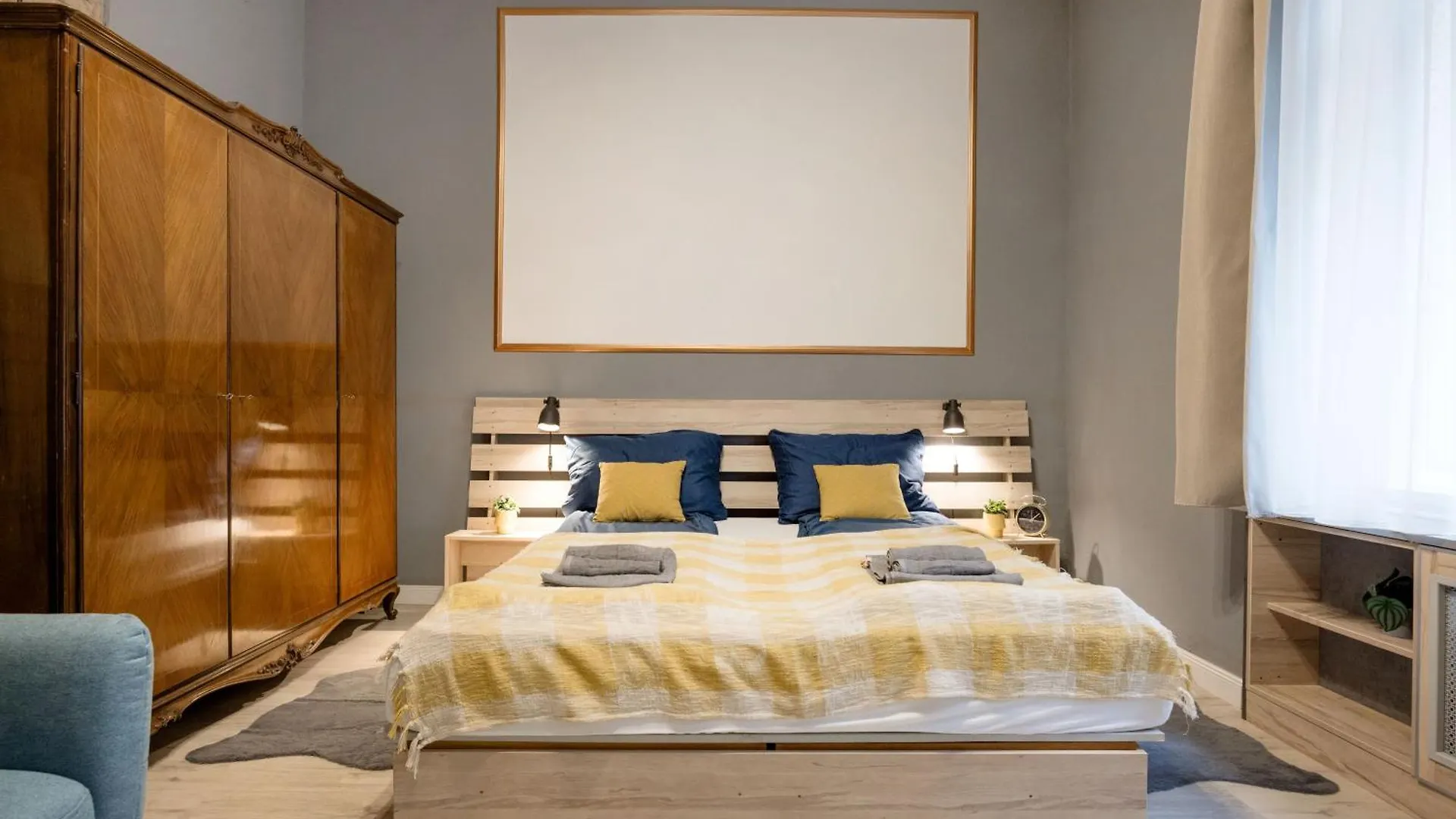 Urban Tranquillity By The Main Shopping Street Apartment Budapest